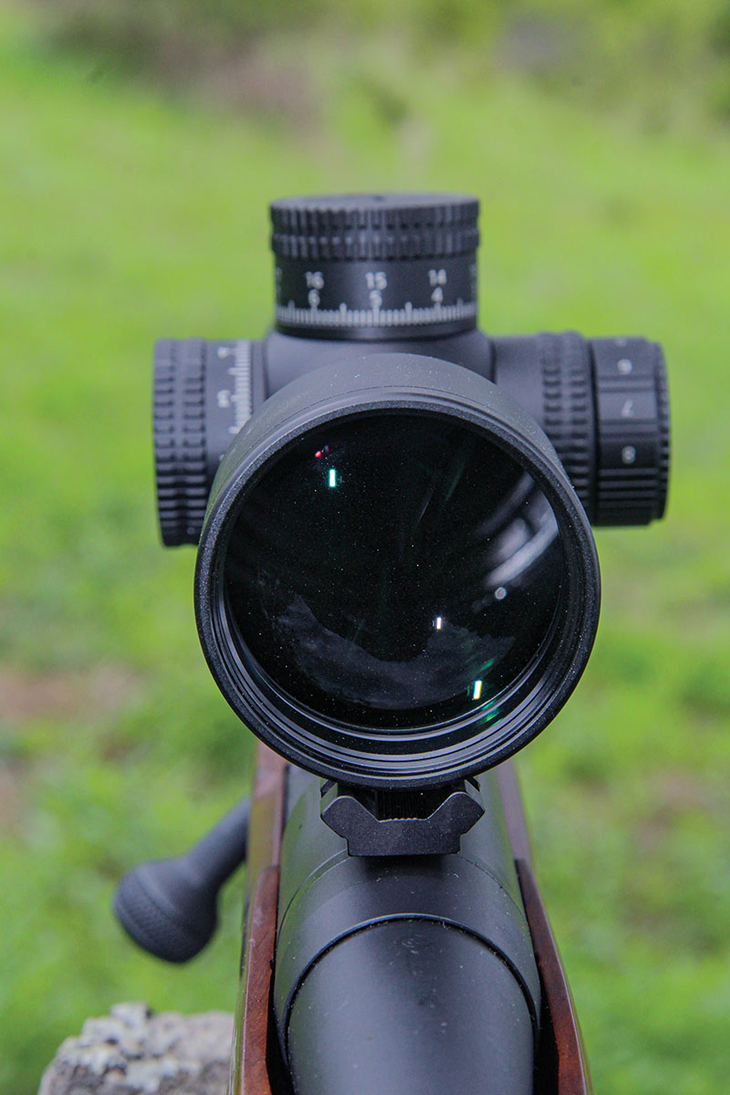 The 44mm objective lens, Double HD lens system and GPObright high transmission lens coatings give the Centuri 4x Compact 92 percent light transmission. Given the limited mounting latitude of the Centuri, a larger objective lens wouldn’t make sense.